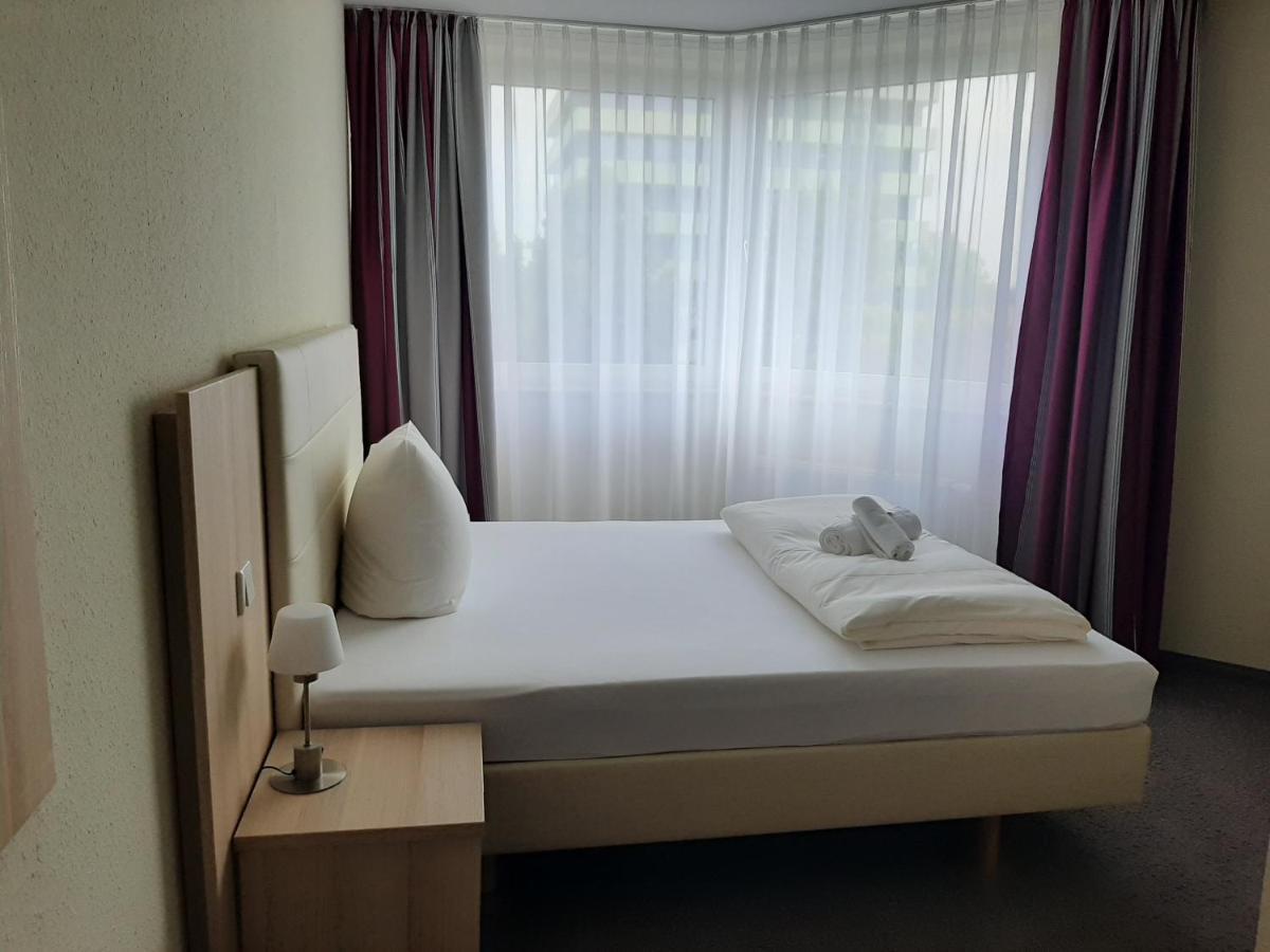 Hotel Siebenschlaefer Am Wasserturm アルスドルフ エクステリア 写真