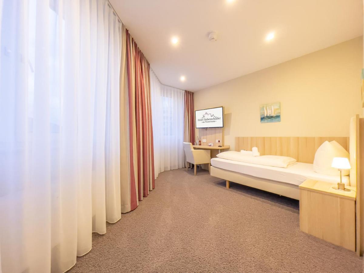 Hotel Siebenschlaefer Am Wasserturm アルスドルフ エクステリア 写真